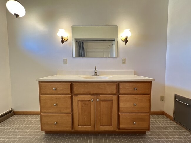 Building Photo - 3170 Asbury Rd