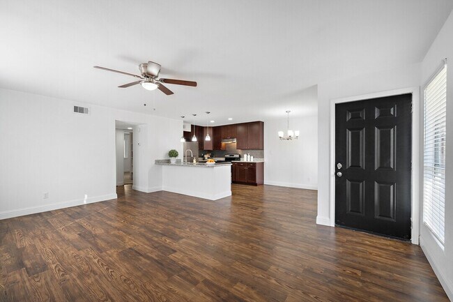 Building Photo - $500 OFF? Yes, Please! Find Your New Home Today!