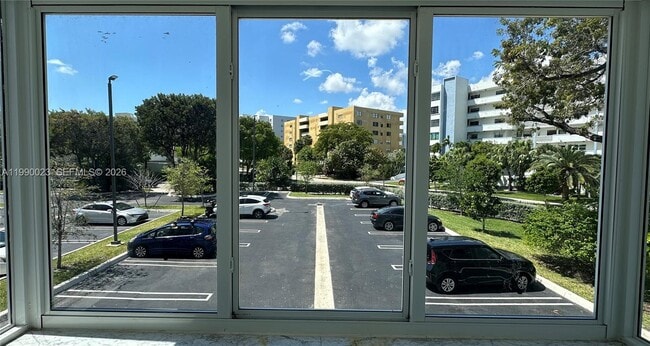 Building Photo - 250 180th Dr