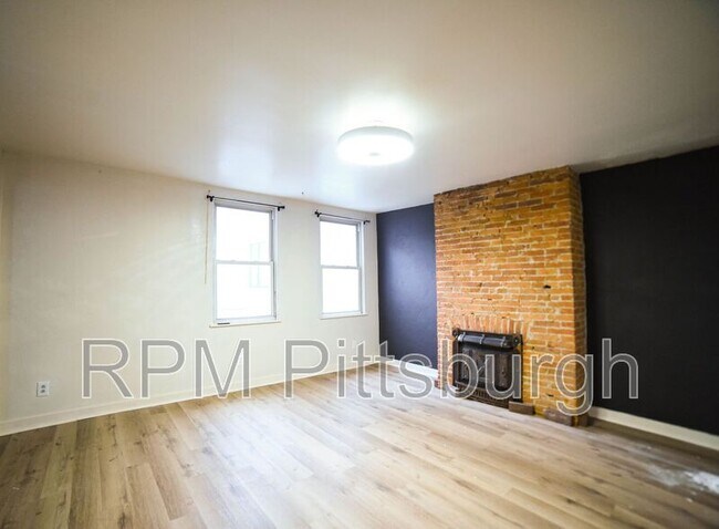 Building Photo - 311 Denniston St