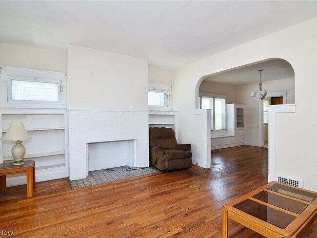 Building Photo - 3408 Desota Ave