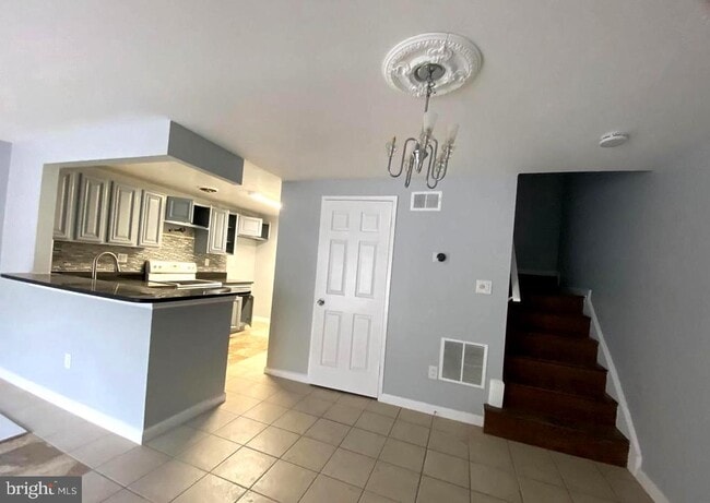 Building Photo - 8829 Welbeck Way