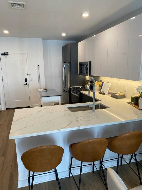 Building Photo - 86 Midtown Bridge St