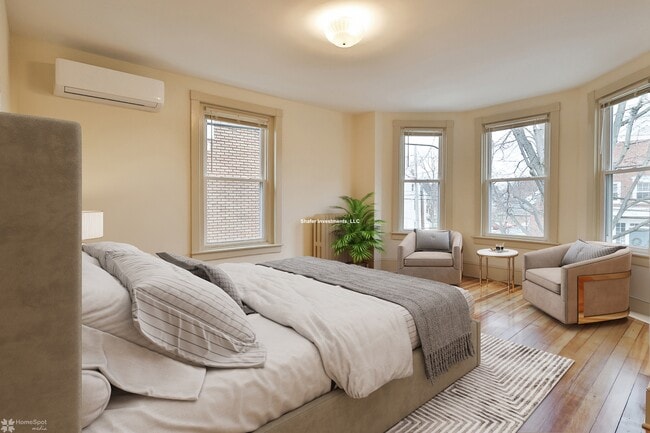 Building Photo - 67 W Laurel St