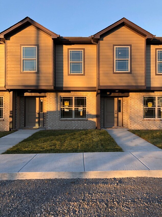 Building Photo - 66 Bellvue Dr