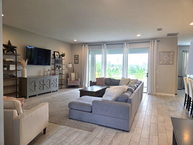 Building Photo - Two Story in Gated Lakeview Preserve