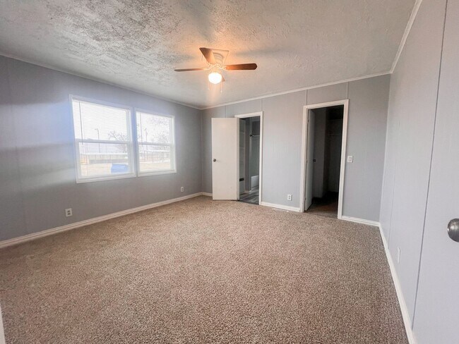 Building Photo - Charming home in Ropesville ISD