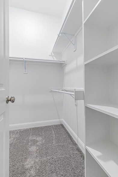 Building Photo - 422 Oleander Dr