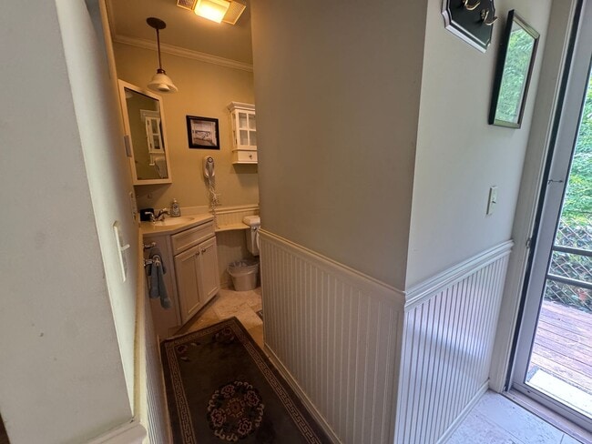 Building Photo - Beautifully Furnished Three Bedroom Home