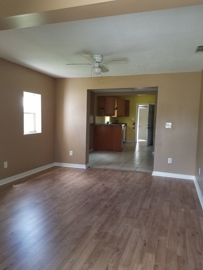 Building Photo - For Rent downtown Clearwater