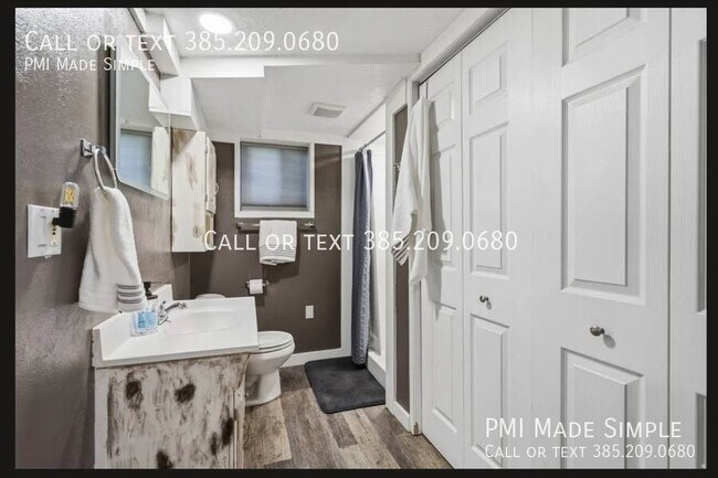 Building Photo - 1438 Trinnaman Ln