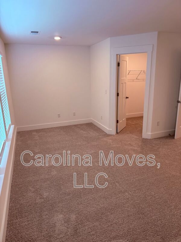 Building Photo - 508 Round Rock Wy