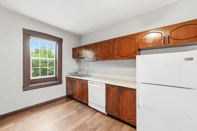 Building Photo - 511 Schirmer St
