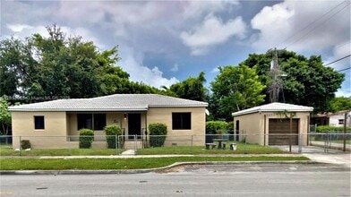 Building Photo - 4821 NW 10th Ave