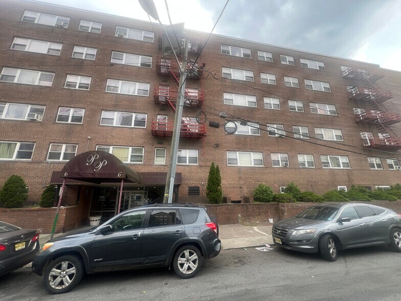 Building Photo - 6 Pomona Ave