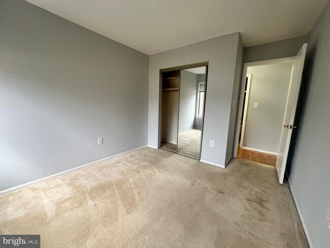 Building Photo - 8141 Needwood Rd