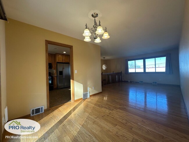 Building Photo - 3 Bedroom Home in Crystal