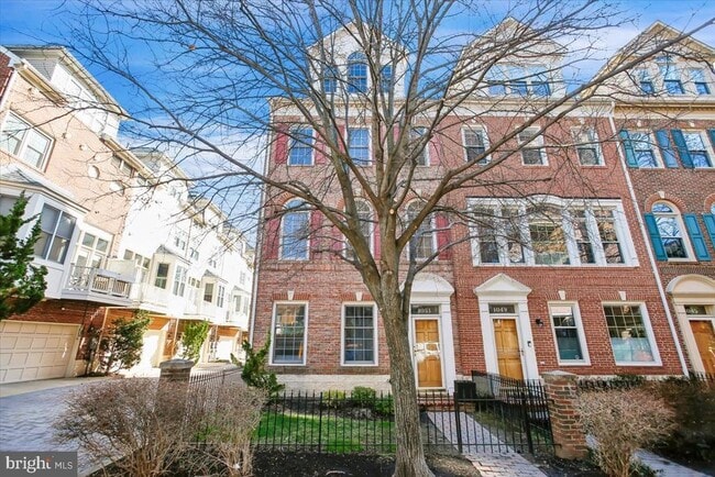 Building Photo - 1053 N Stuart St