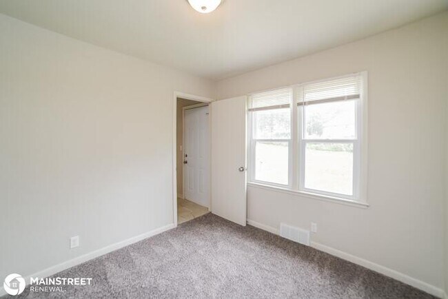 Building Photo - 4909 Norwood Avenue, Kansas City, MO 64133