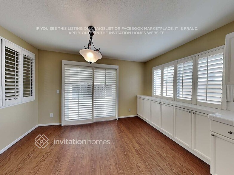 Building Photo - 892 Pathfinder Way