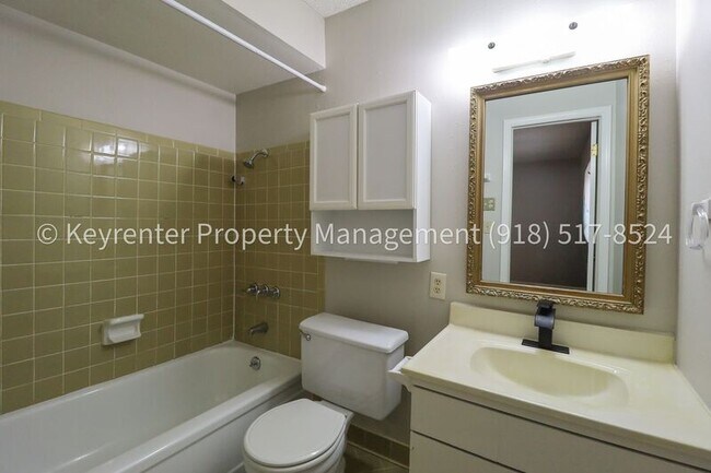 Building Photo - 6125 S Troost Ave