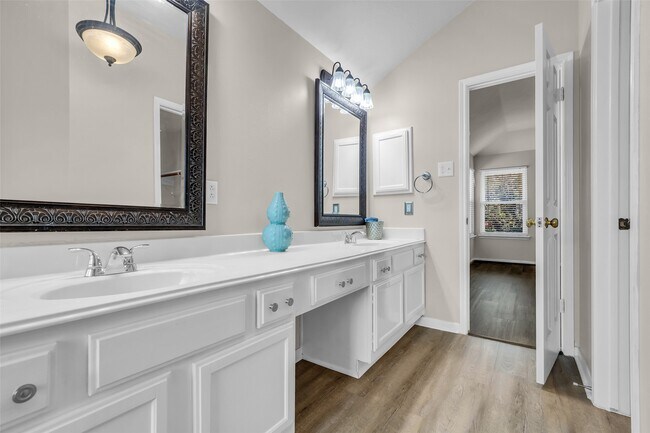 Building Photo - 30114 Thorsby Dr