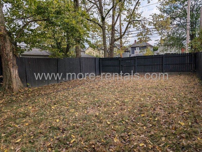 Building Photo - Remodeled 3 bdr 2.5 ba house near Children...