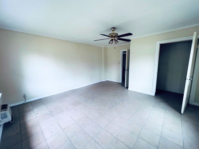 Building Photo - Efficiency unit for rent in Lake Wales