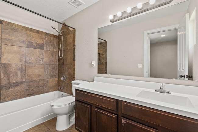 Building Photo - 12664 Azulejos St