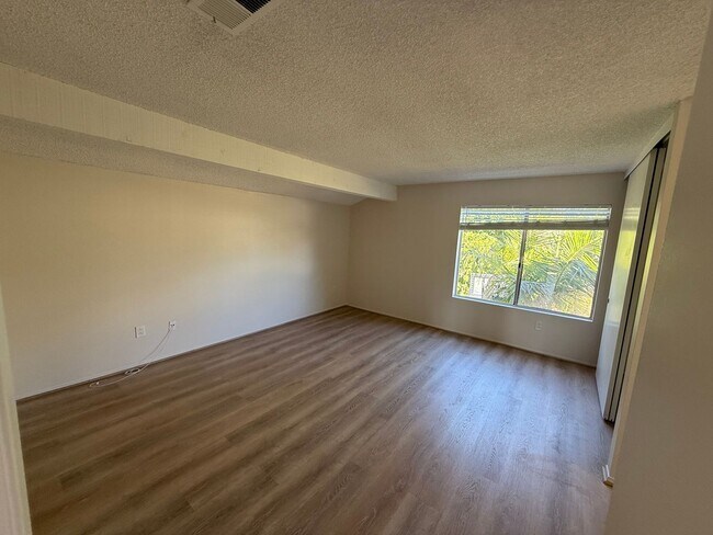 Building Photo - Wonderful 4 Bedroom 2-story Townhome in "F...