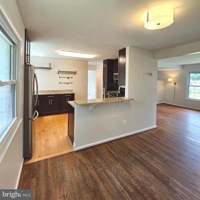Building Photo - 8533 Pepperdine Dr