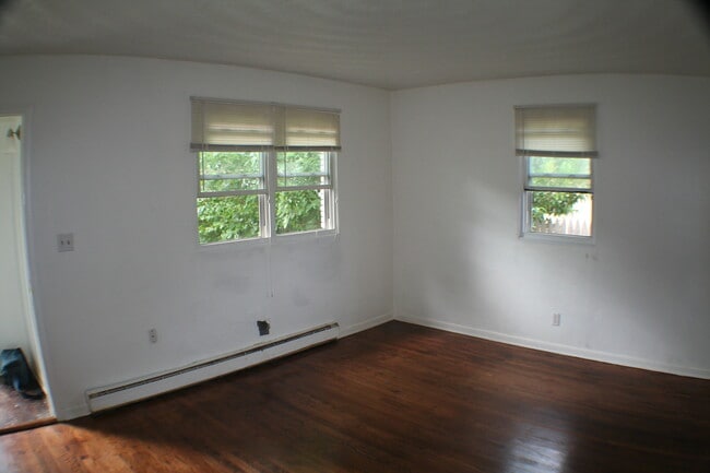 Building Photo - 8924 London St