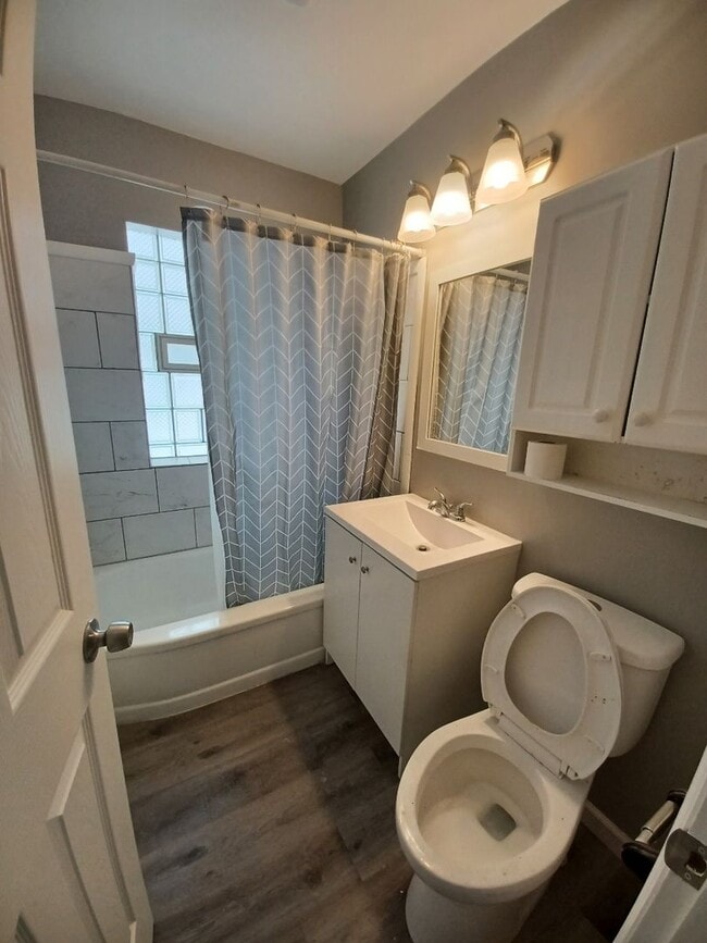 Building Photo - Gorgeous Updated 3 Bedroom Home for Rent