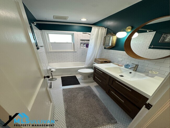 Building Photo - 1516 London Cir