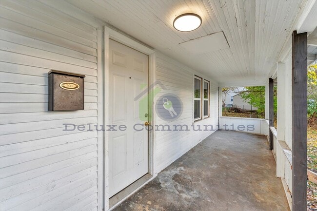 Building Photo - Fully Remodeled 3 bed 1 bath- Single Family Home!! JUST LISTED!