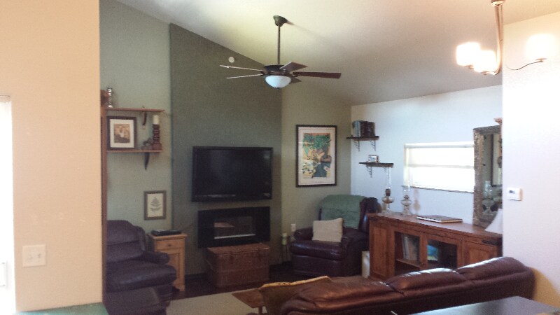 Building Photo - 375 E 13th St