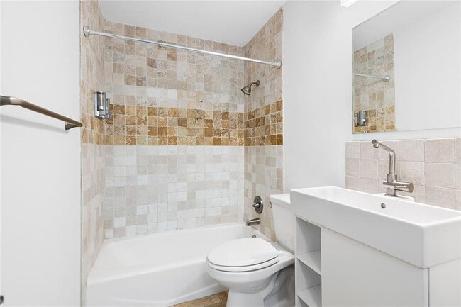 Building Photo - 1416 Polk St