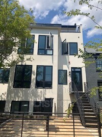 Building Photo - 712 Kearny St