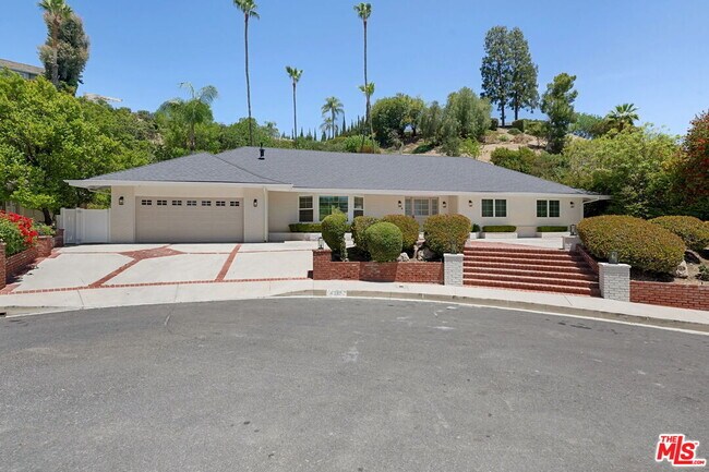 Building Photo - 4405 Estrondo Dr