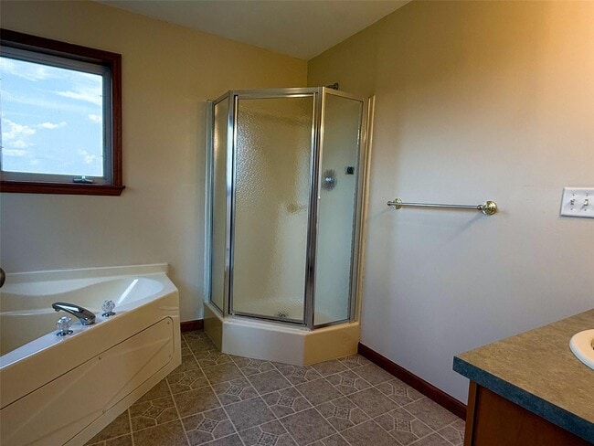 Building Photo - 10 Ashlyn Dr