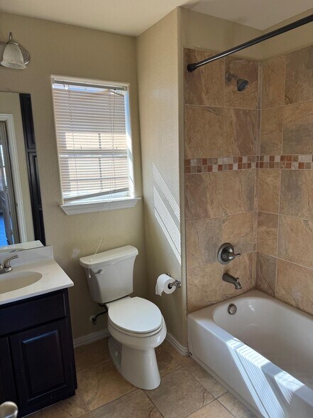 Building Photo - 706 S Jupiter Rd