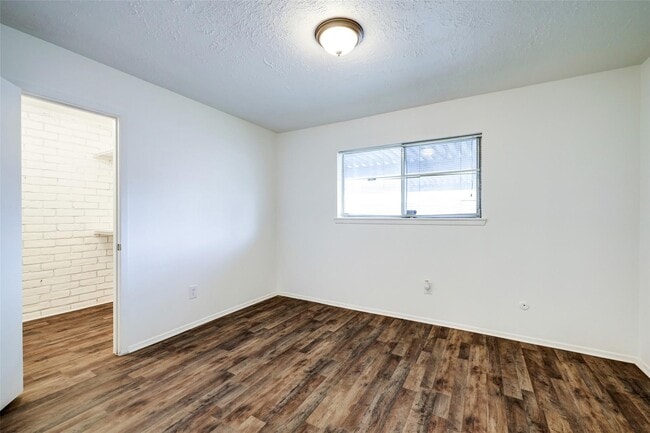 Building Photo - 15251 Buckle Ln