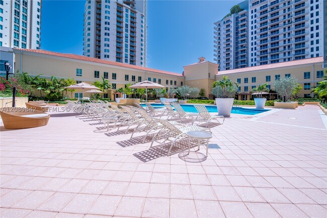 Building Photo - 7350 SW 89th St