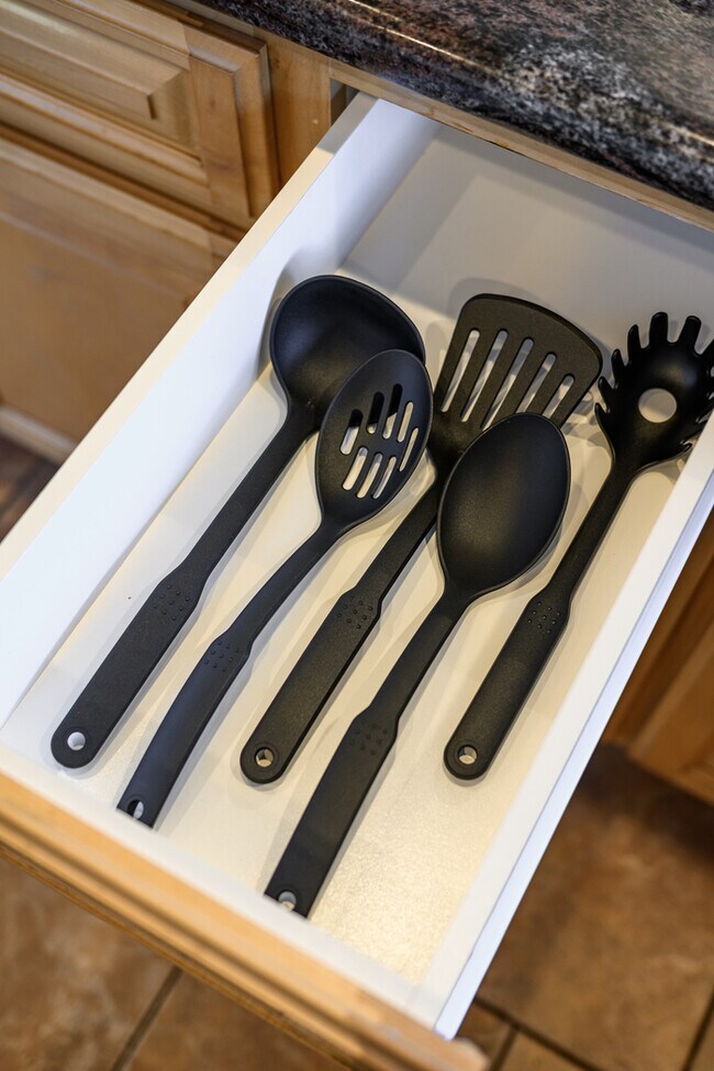 Building Photo - 10961 Limetree Dr