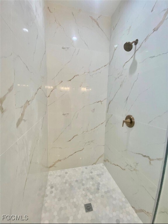 Building Photo - 2005 W 10th St