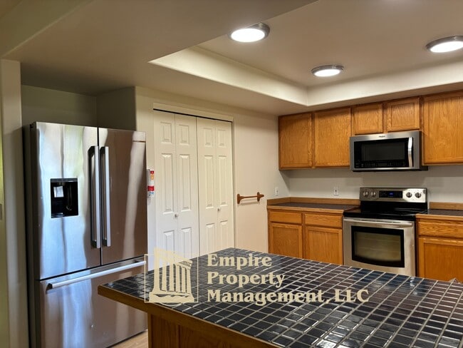 Building Photo - 2325 Aspen Way