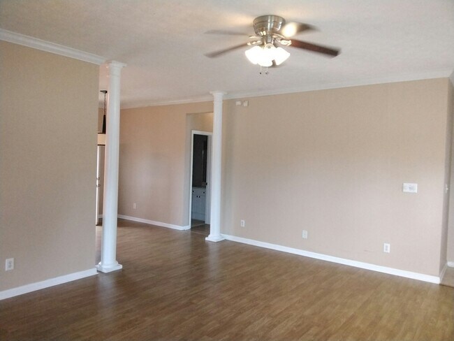 Building Photo - 517 McGregor Ct