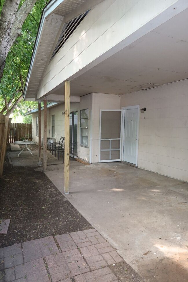 Chesterfield Duplex N/M - Chesterfield Duplex  N/M