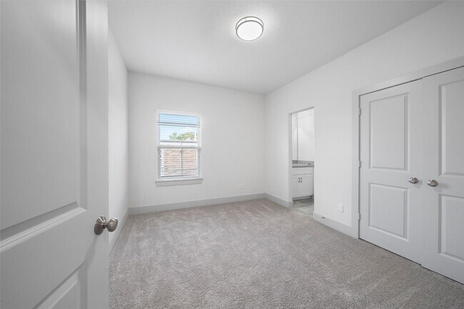 Building Photo - 7242 St Augustine St