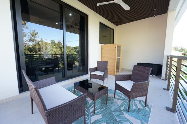 Building Photo - 1812 Miami Rd